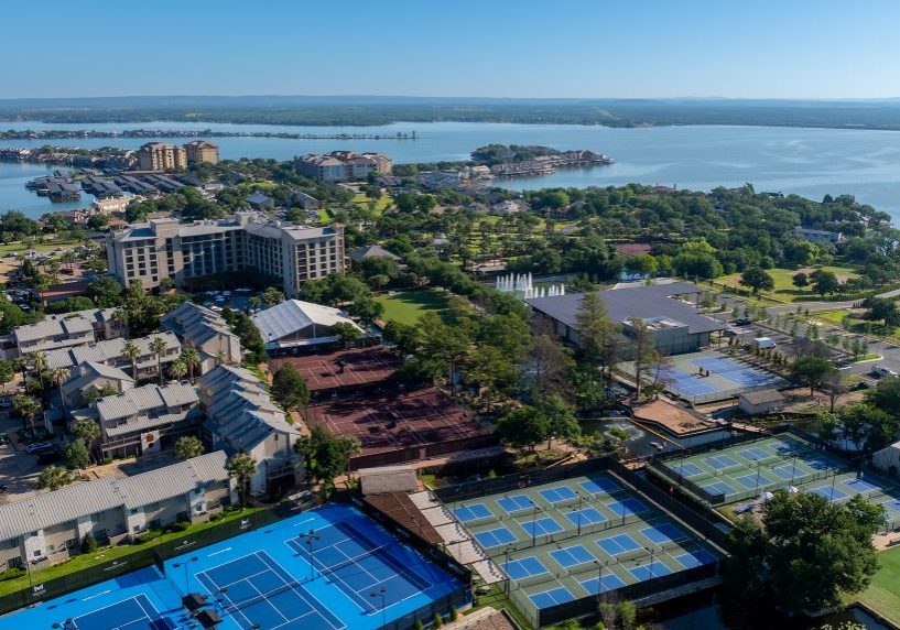 Horseshoe-Bay-Resort2